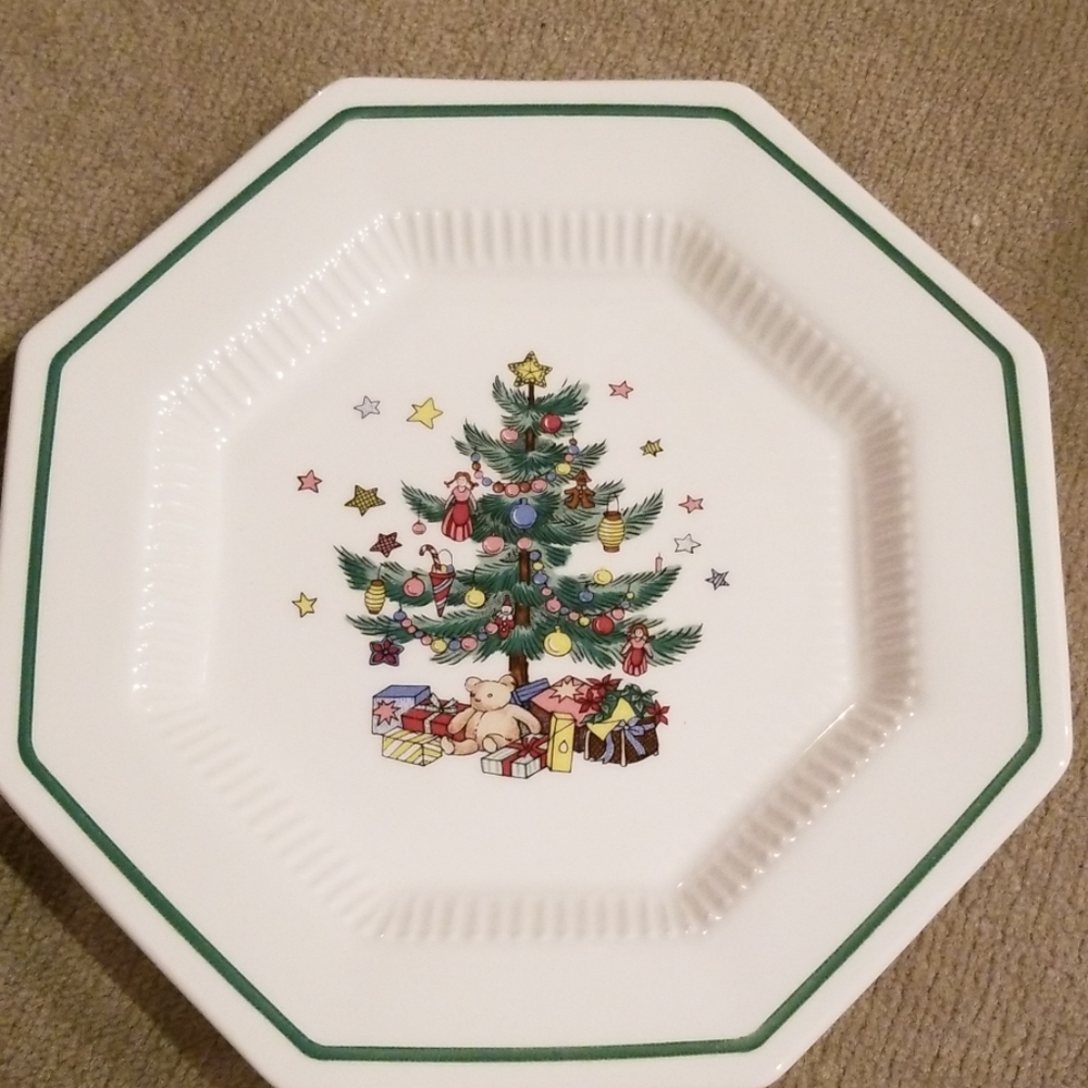 Holiday Salad/Dessert Plates, Set of 4